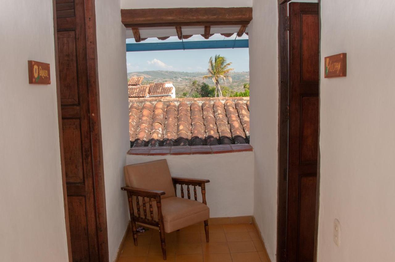 La Juanita Hostel Баричара Экстерьер фото